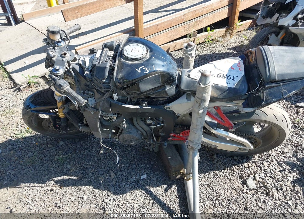2011 HONDA CBR600 RR VIN: JH2PC4005BK400695