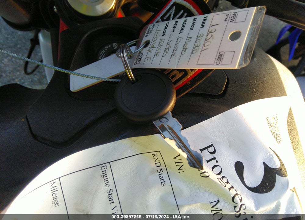 2020 MOTO GUZZI V85 TT VIN: ZGUKWU004LM000236
