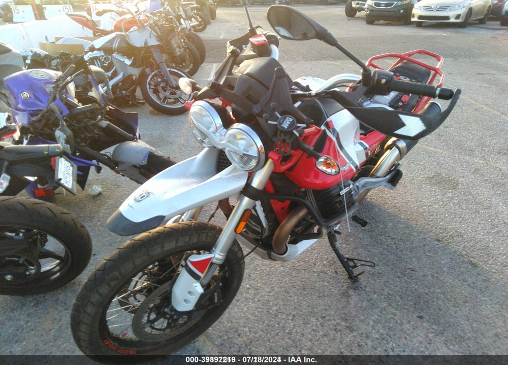 2020 MOTO GUZZI V85 TT VIN: ZGUKWU004LM000236