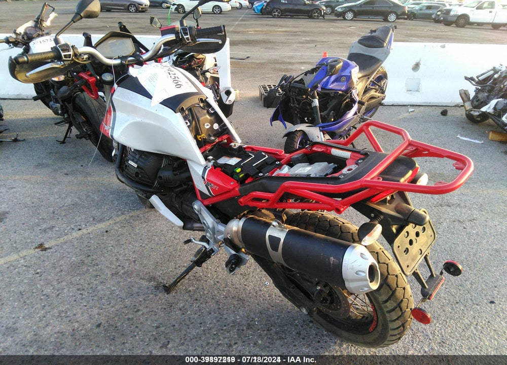 2020 MOTO GUZZI V85 TT VIN: ZGUKWU004LM000236