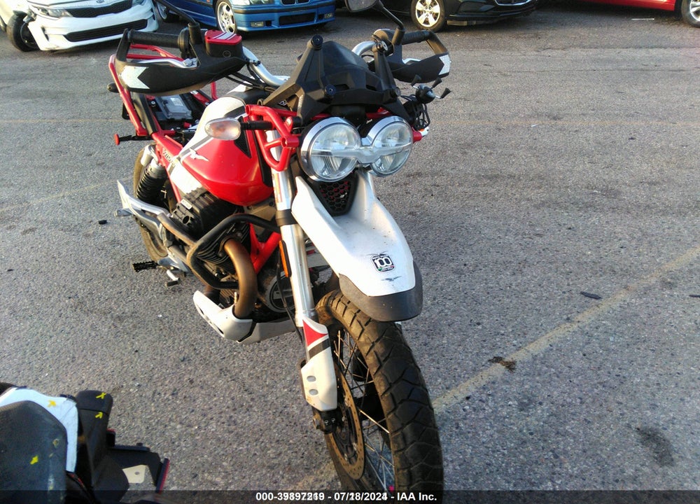 2020 MOTO GUZZI V85 TT VIN: ZGUKWU004LM000236