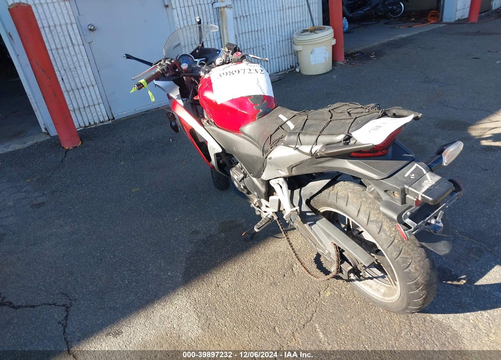 2011 HONDA CBR250 R VIN: MLHMC4114B5002697