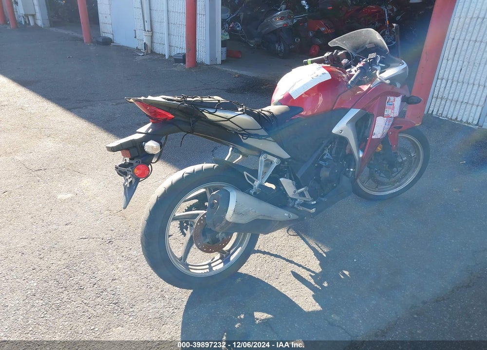 2011 HONDA CBR250 R VIN: MLHMC4114B5002697