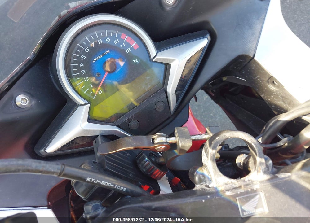 2011 HONDA CBR250 R VIN: MLHMC4114B5002697