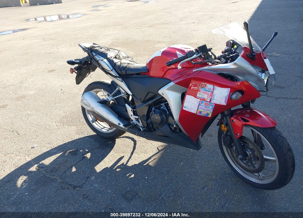 2011 HONDA CBR250 R VIN: MLHMC4114B5002697