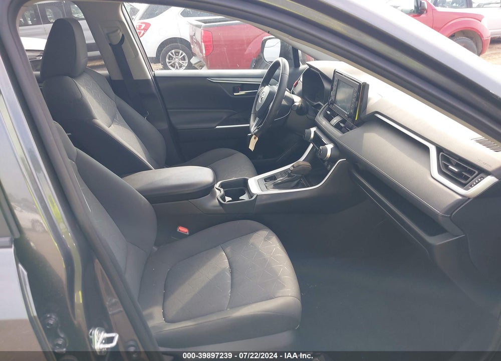 2020 TOYOTA RAV4 XLE VIN: 2T3P1RFV1LC135511