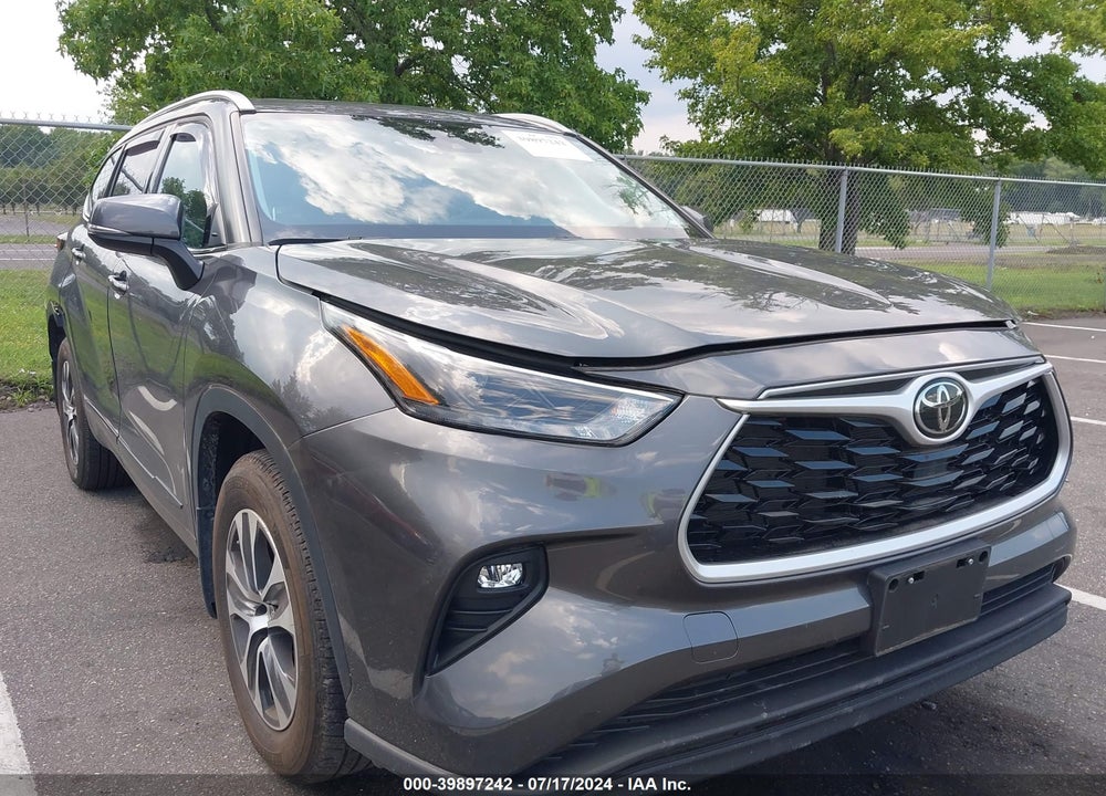 2022 TOYOTA HIGHLANDER XLE VIN: 5TDGZRBH5NS559818
