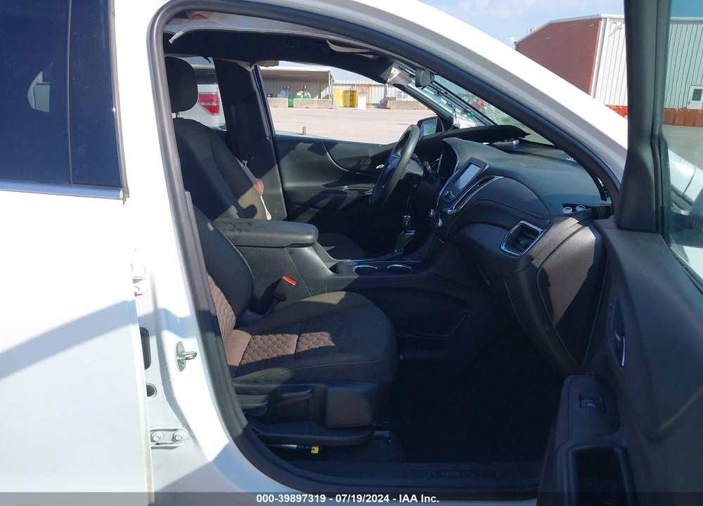 2018 CHEVROLET EQUINOX VIN: 2GNAXJEV0J6336130