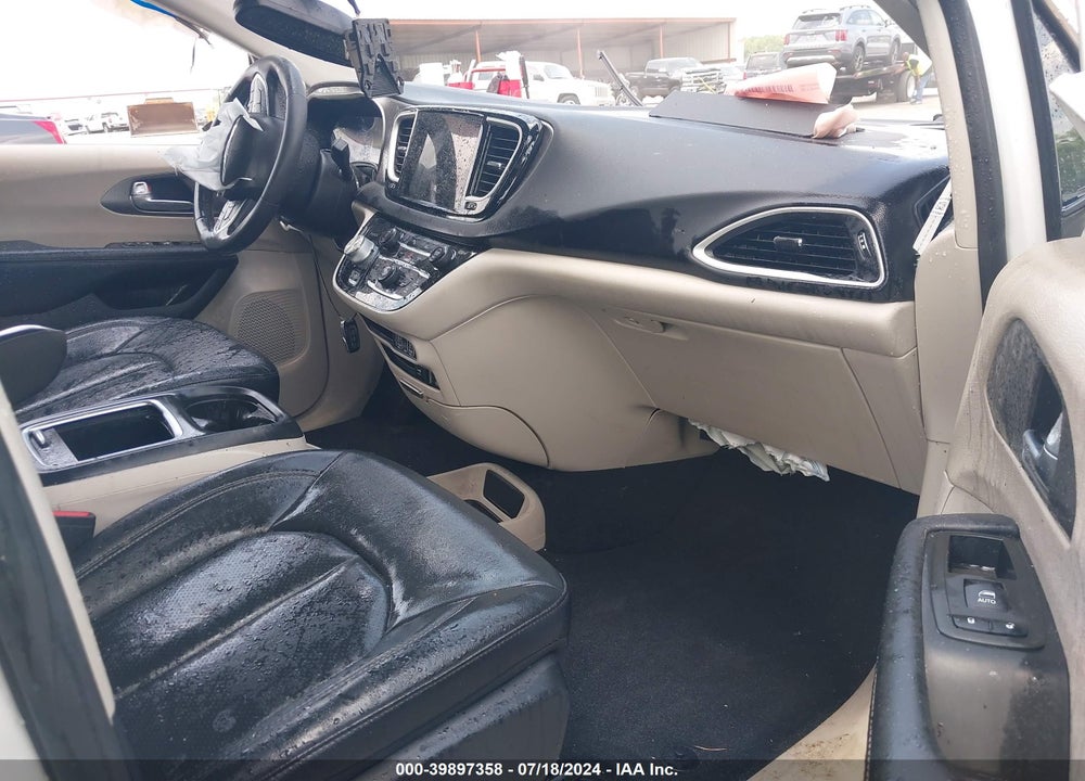2022 CHRYSLER PACIFICA TOURING L VIN: 2C4RC1BG1NR158620