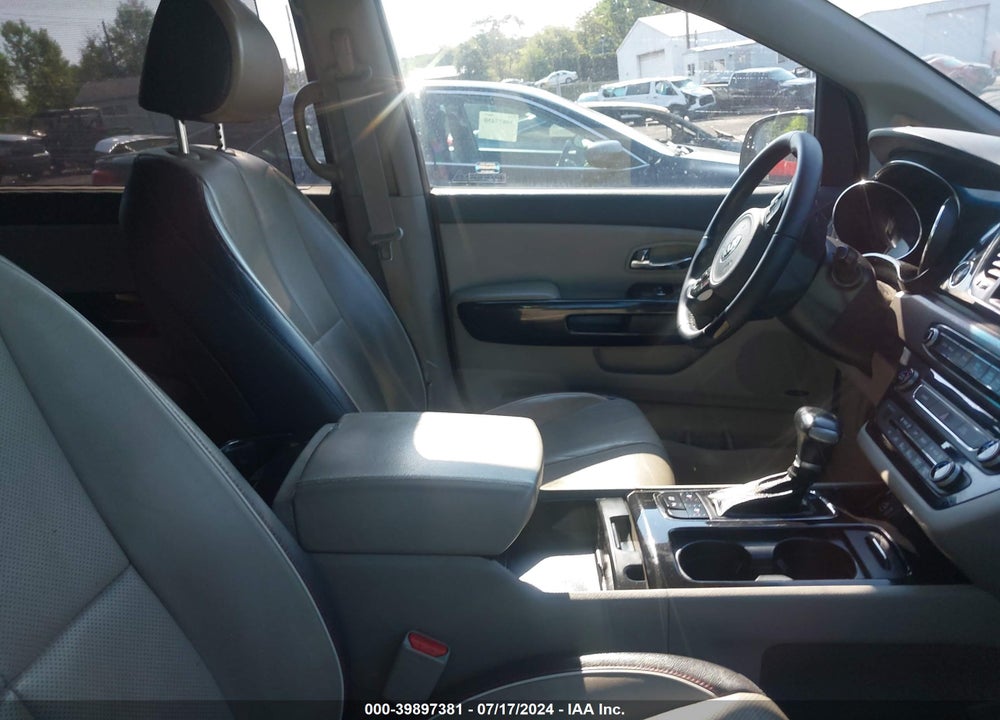 2018 KIA SEDONA SX VIN: KNDMC5C13J6424037