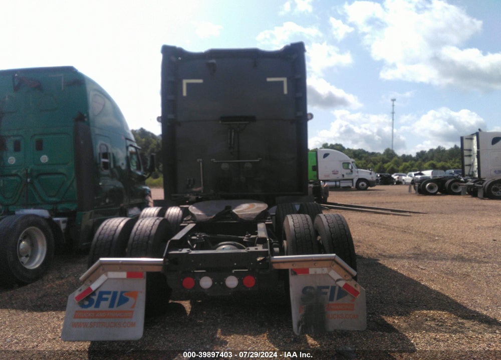 2020 KENWORTH T680 VIN: 1XKYD49X0LJ420276