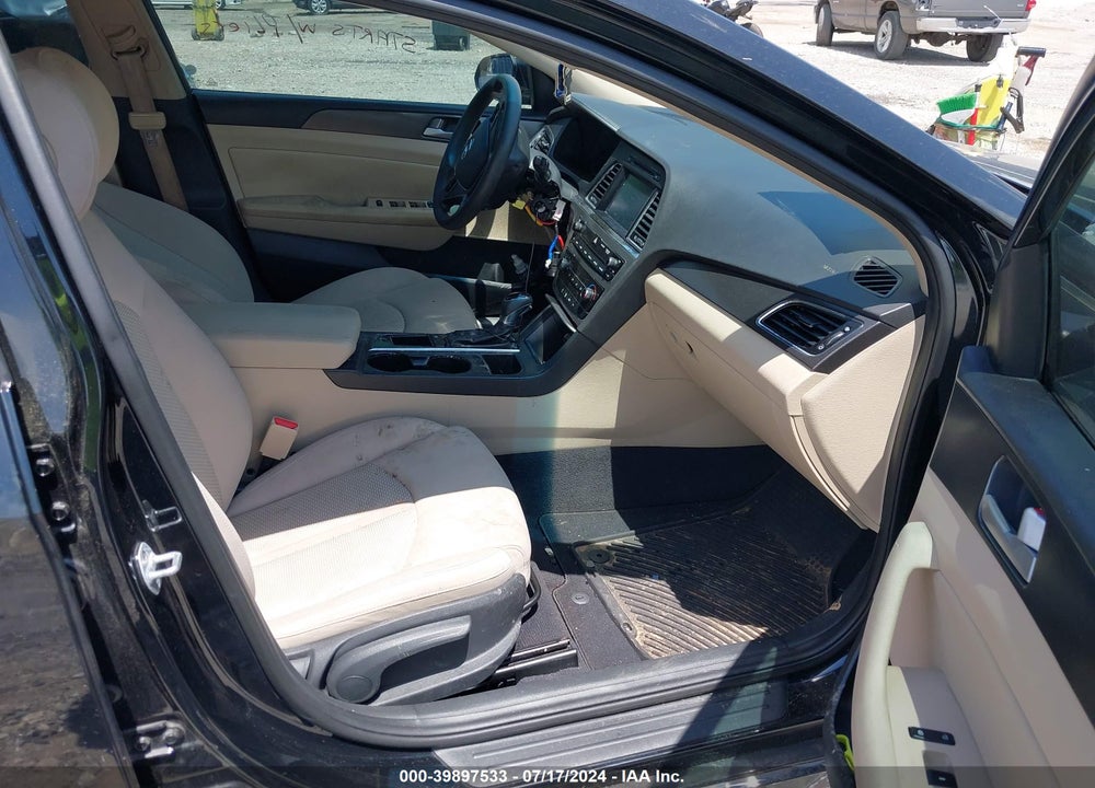 2017 HYUNDAI SONATA SPORT VIN: 5NPE34AF7HH577100