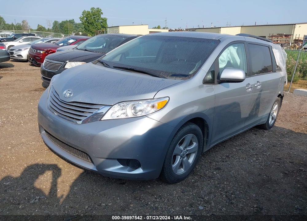 2017 TOYOTA SIENNA LE 8 PASSENGER VIN: 5TDKZ3DCXHS769585