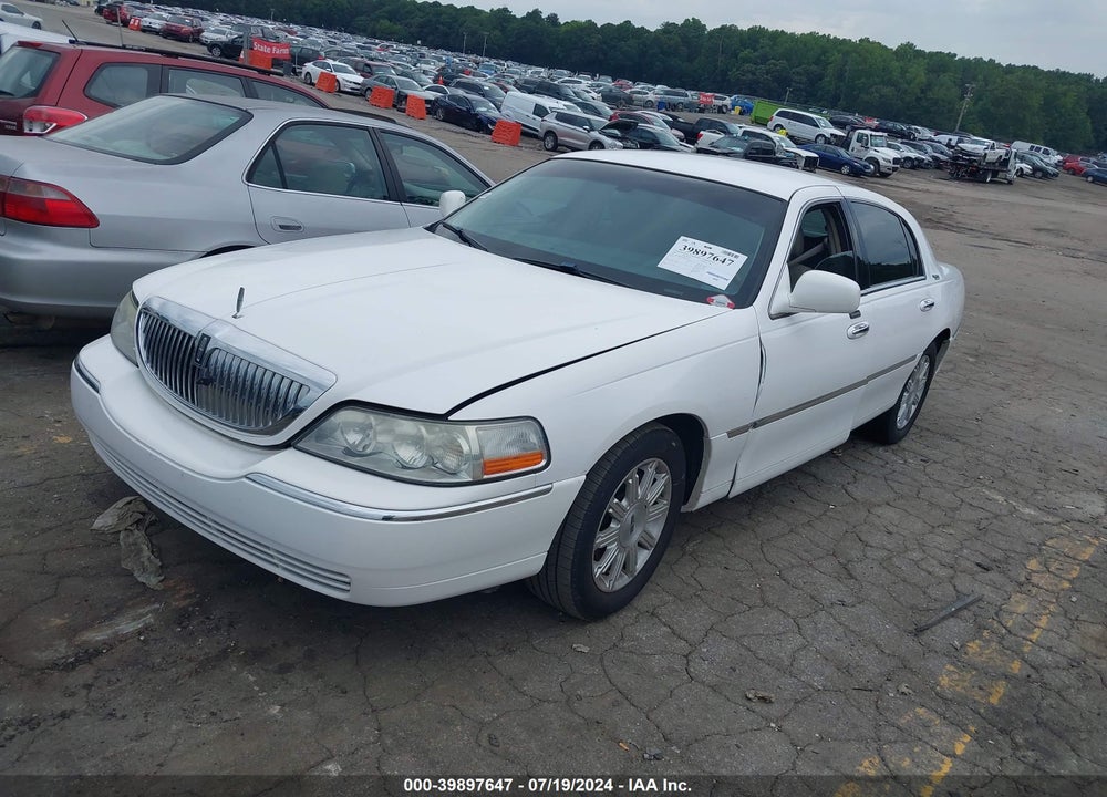 2009 LINCOLN TOWN CAR SIGNATURE LIMITED VIN: 2LNHM82V39X633794