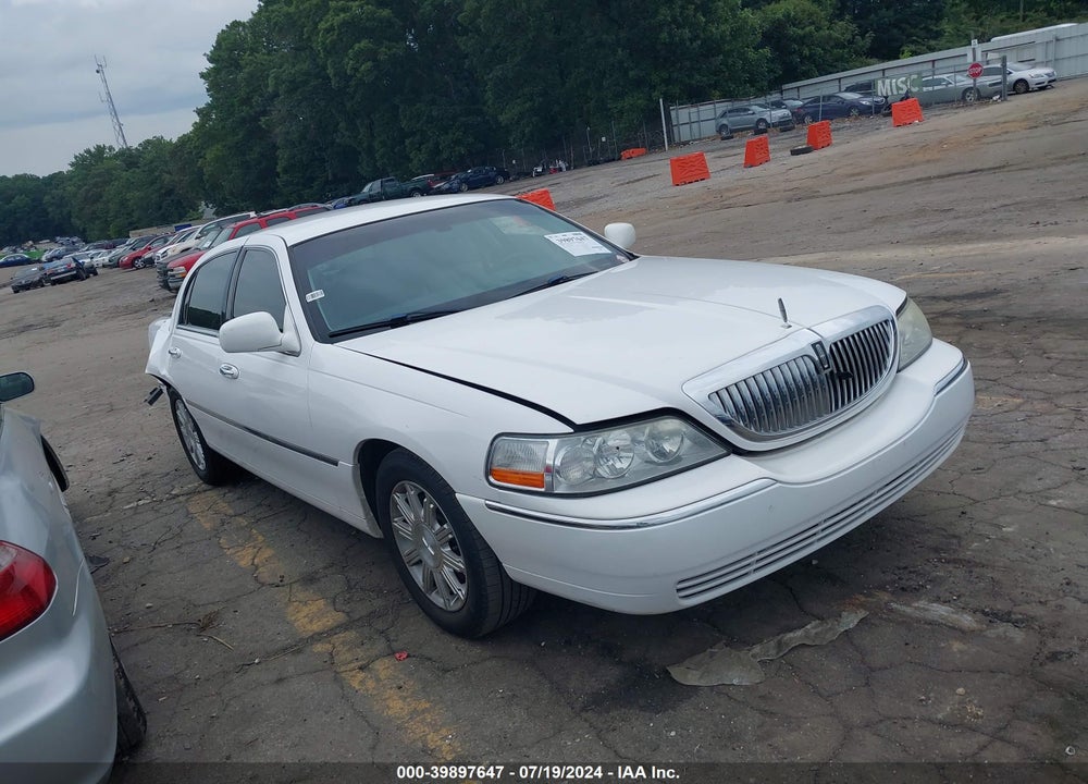 2009 LINCOLN TOWN CAR SIGNATURE LIMITED VIN: 2LNHM82V39X633794