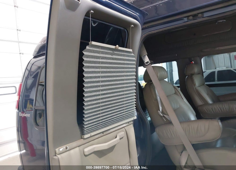 2003 GMC SAVANA CUTAWAY STANDARD/STANDARD W/C7L/C7N VIN: 1GDFG15T231198203