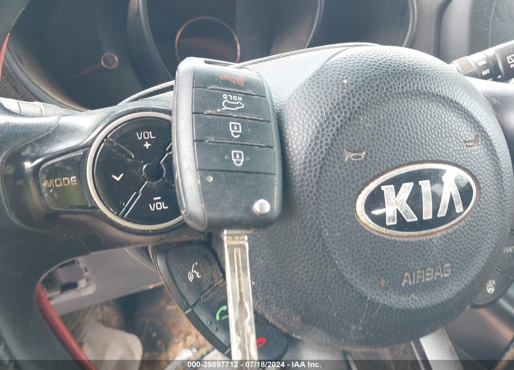 2014 KIA SOUL VIN: KNDJN2A24E7717811