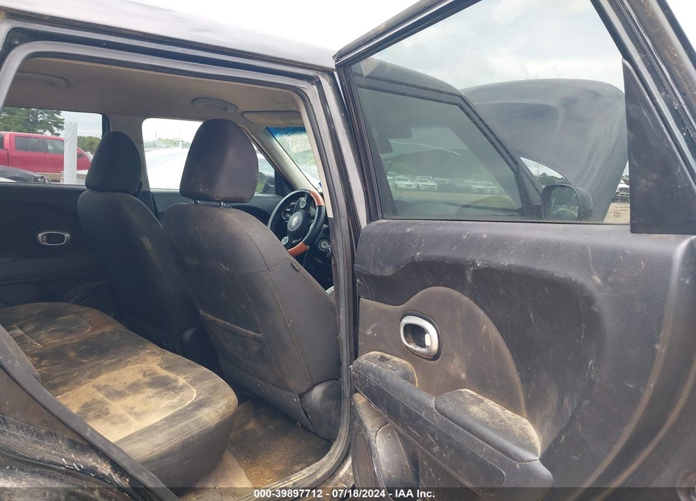 2014 KIA SOUL VIN: KNDJN2A24E7717811