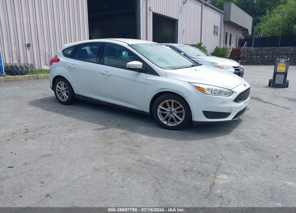 2015 FORD FOCUS SE VIN: 1FADP3K28FL297609