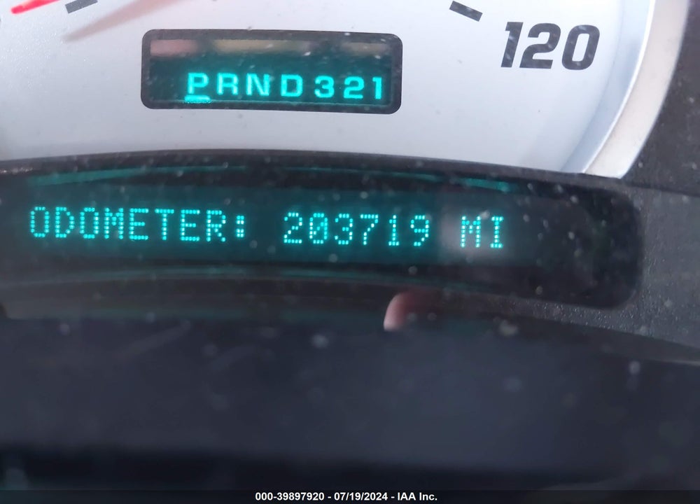 2003 HUMMER H2 VIN: 5GRGN23U83H143891