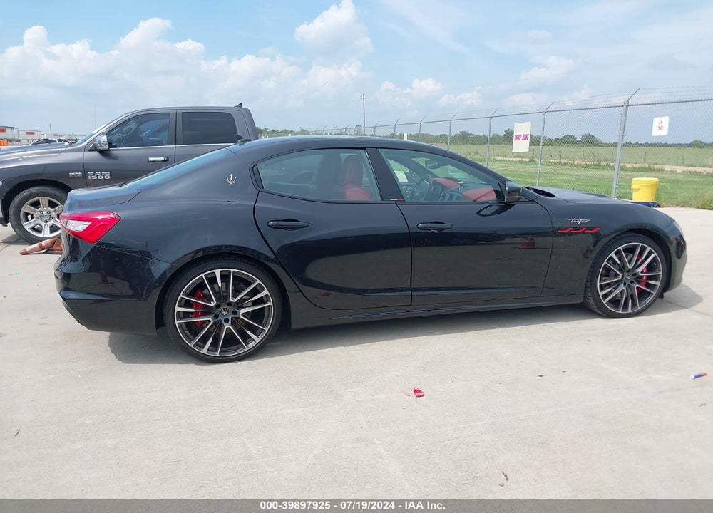 2022 MASERATI GHIBLI TROFEO VIN: ZAM57ZST5N1391401
