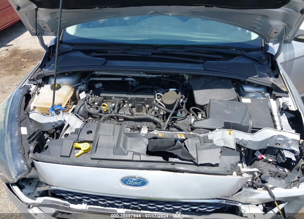 2015 FORD FOCUS SE VIN: 1FADP3F28FL274342