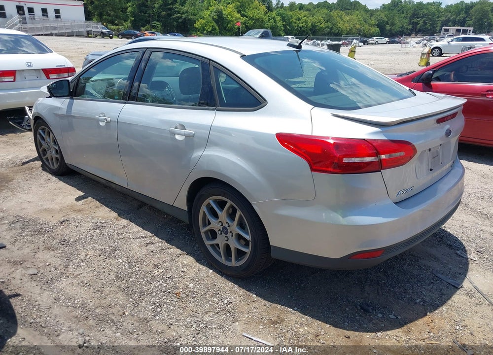 2015 FORD FOCUS SE VIN: 1FADP3F28FL274342