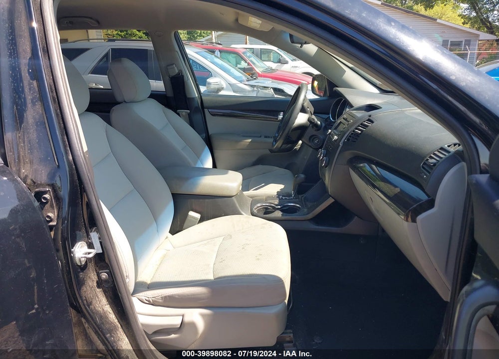 2012 KIA SORENTO LX V6 VIN: 5XYKTDA28CG187980