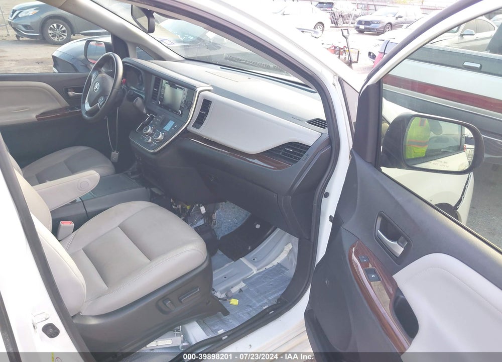 2019 TOYOTA SIENNA LIMITED PREMIUM 7 PASSENGER VIN: 5TDYZ3DC2KS011953