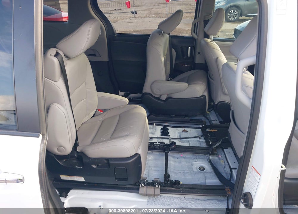 2019 TOYOTA SIENNA LIMITED PREMIUM 7 PASSENGER VIN: 5TDYZ3DC2KS011953