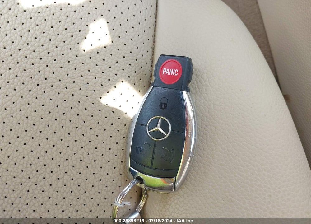 2008 MERCEDES-BENZ C 300 LUXURY/SPORT VIN: WDDGF54X18F051751