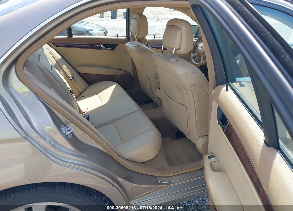 2008 MERCEDES-BENZ C 300 LUXURY/SPORT VIN: WDDGF54X18F051751