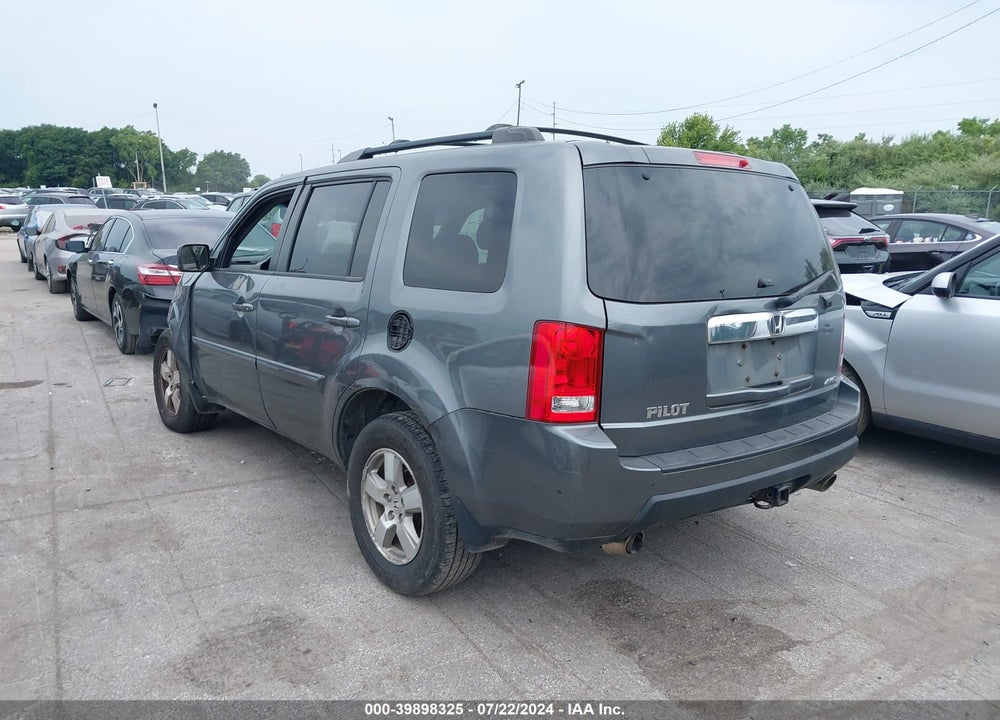 2011 HONDA PILOT EX-L VIN: 5FNYF4H59BB042325