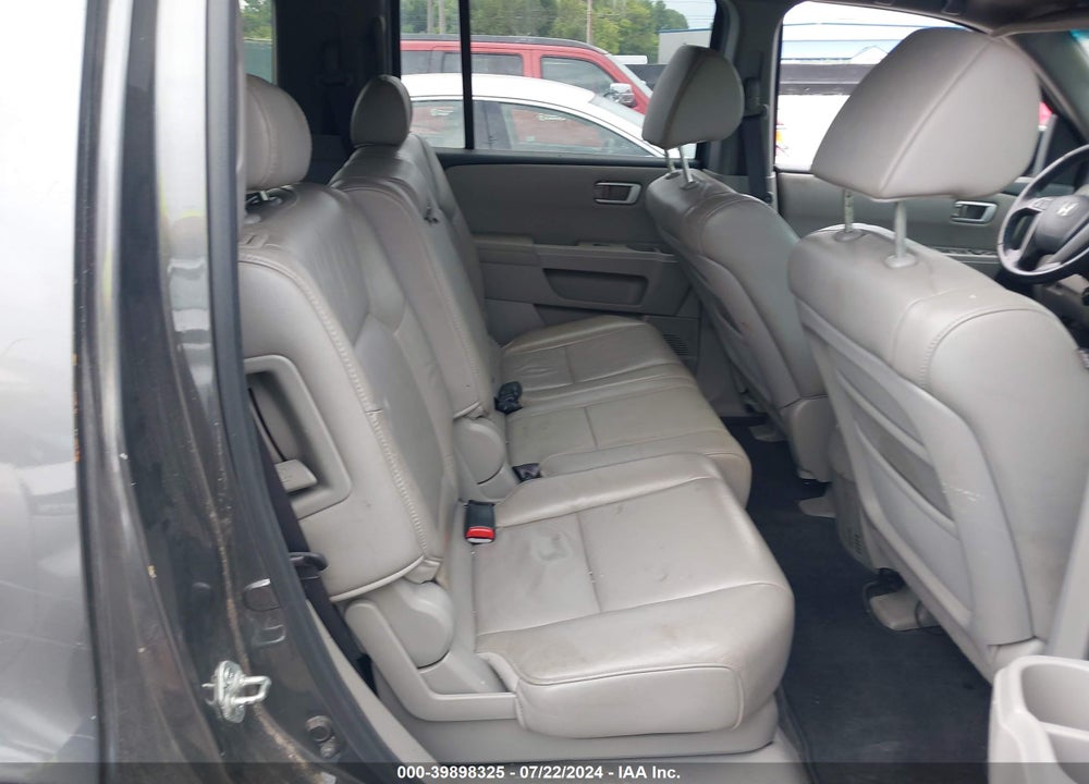 2011 HONDA PILOT EX-L VIN: 5FNYF4H59BB042325
