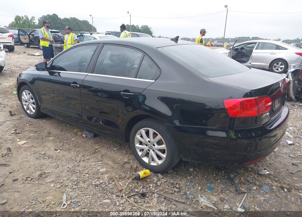 2013 VOLKSWAGEN JETTA 2.5L SE VIN: 3VWDP7AJ8DM438360