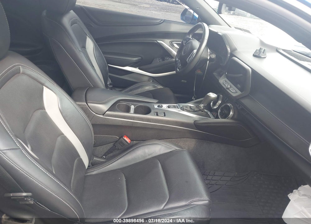 2018 CHEVROLET CAMARO 2LT VIN: 1G1FD1RS3J0111628
