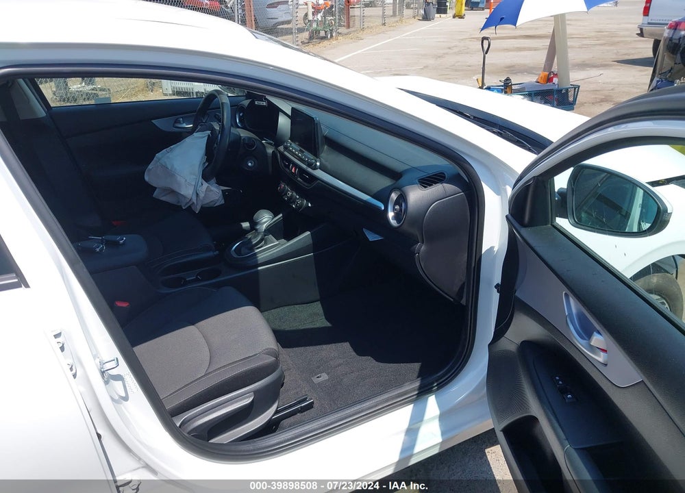 2024 KIA FORTE LXS VIN: 3KPF24AD0RE751570