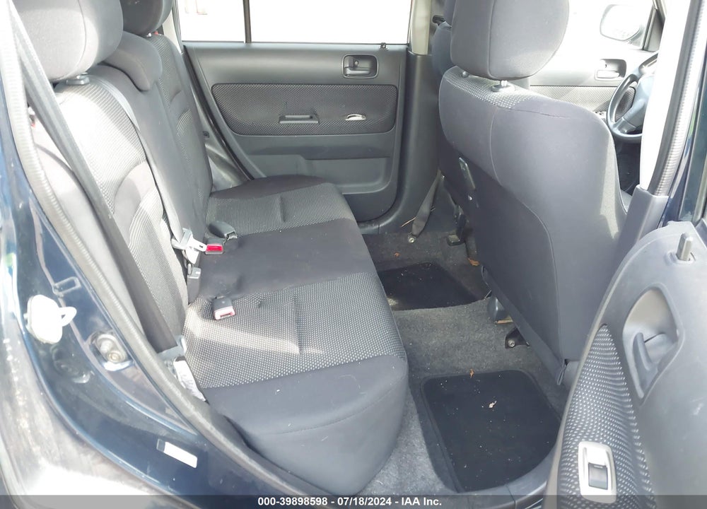 2005 SCION XB VIN: JTLKT334750173686