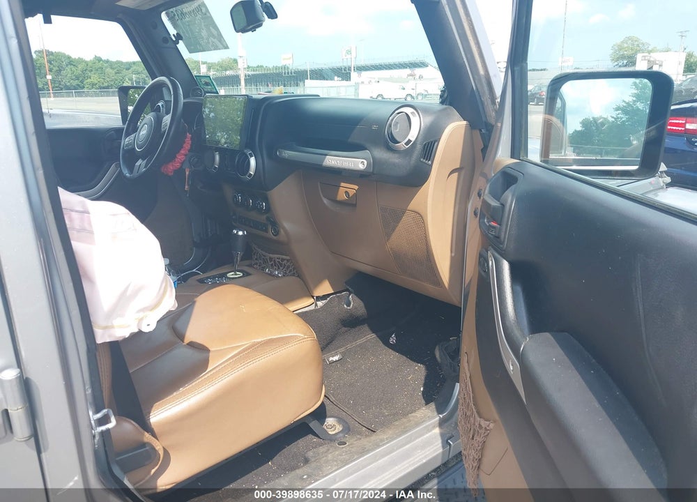 2014 JEEP WRANGLER UNLIMITED SAHARA VIN: 1C4HJWEG3EL245504