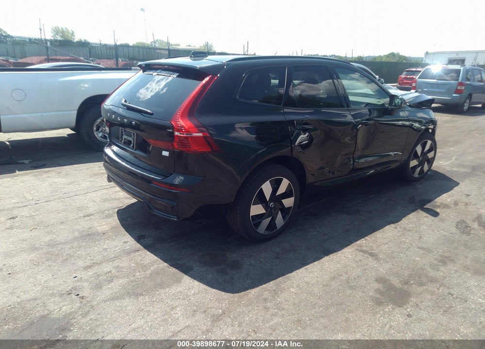 2024 VOLVO XC60 RECHARGE PLUG-IN HYBRID T8 PLUS DARK THEME VIN: YV4H60DL2R1907603