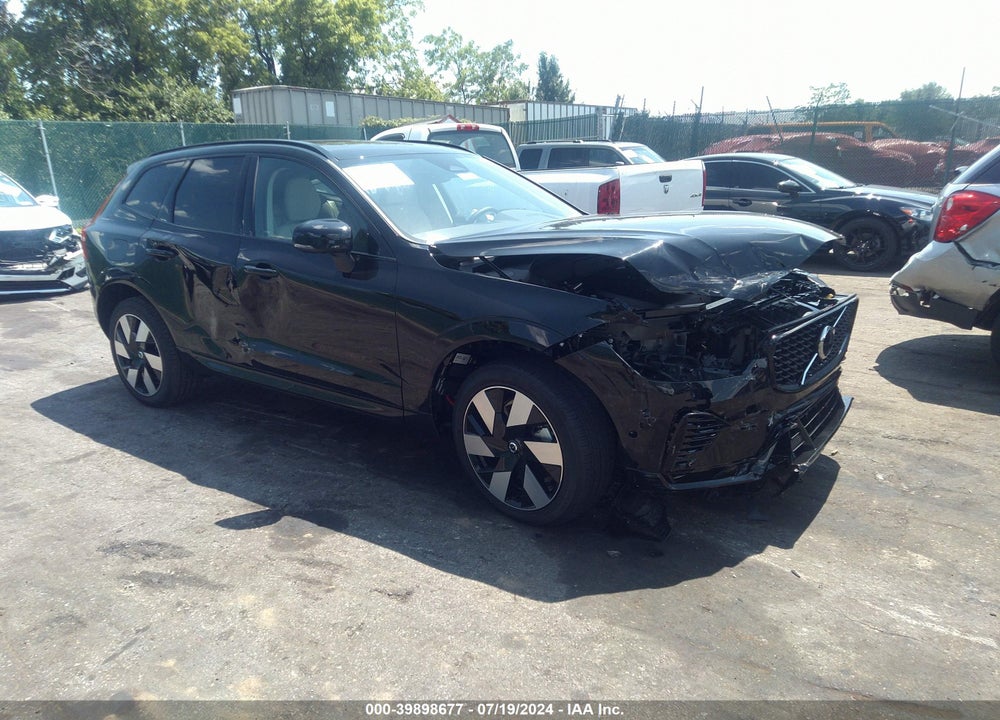 2024 VOLVO XC60 RECHARGE PLUG-IN HYBRID T8 PLUS DARK THEME VIN: YV4H60DL2R1907603