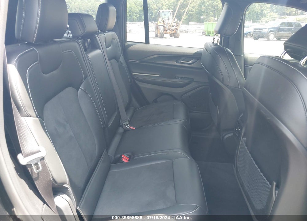 2023 JEEP GRAND CHEROKEE ALTITUDE 4X2 VIN: 1C4RJGAG1PC648271