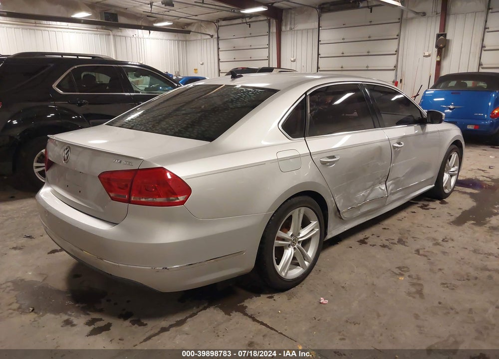 2014 VOLKSWAGEN PASSAT 2.0L TDI SEL PREMIUM VIN: 1VWCN7A35EC032705