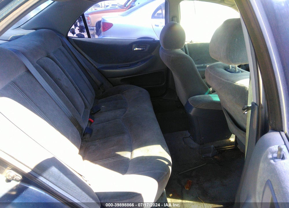 2000 HONDA ACCORD 2.3 LX VIN: 3HGCG6653YG705382