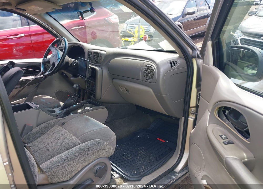 2002 CHEVROLET TRAILBLAZER LS VIN: 1GNDT13S122439850