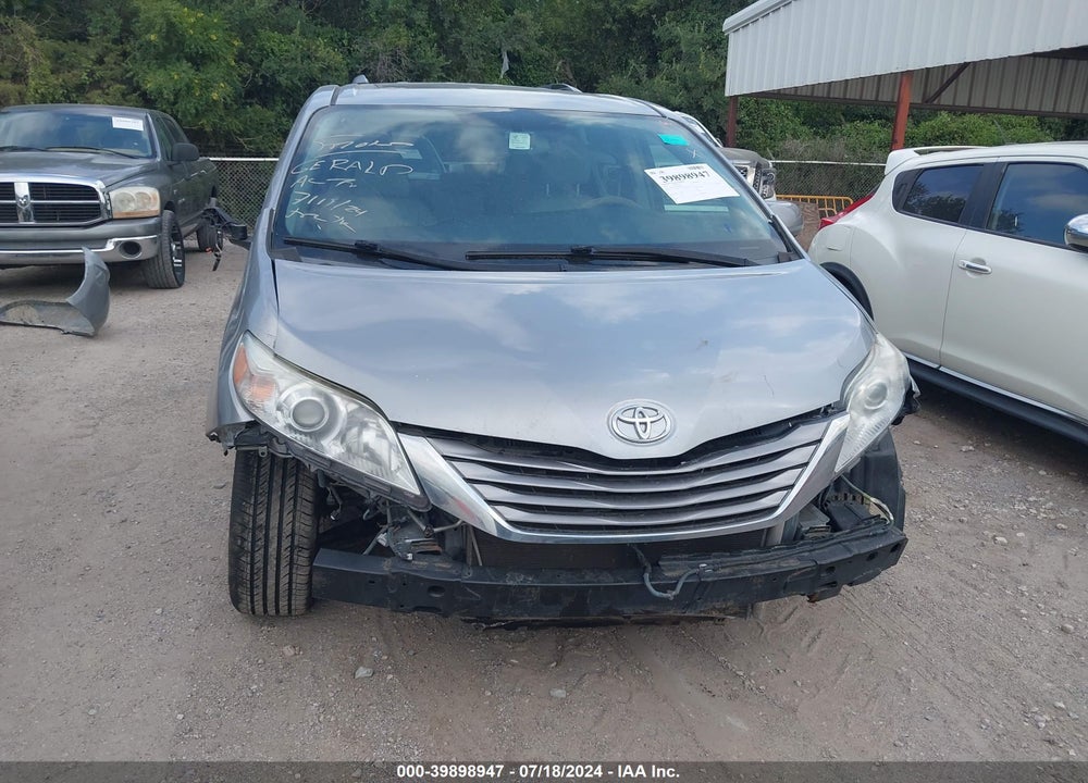 2017 TOYOTA SIENNA XLE PREMIUM 8 PASSENGER VIN: 5TDYZ3DC3HS801786