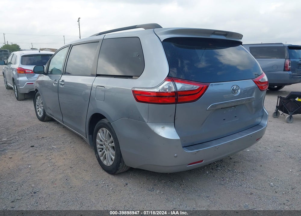 2017 TOYOTA SIENNA XLE PREMIUM 8 PASSENGER VIN: 5TDYZ3DC3HS801786