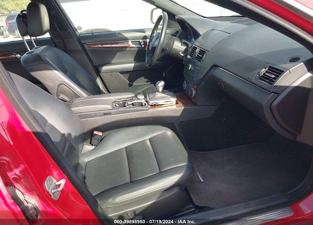2009 MERCEDES-BENZ C 300 LUXURY/SPORT VIN: WDDGF54X09R042815