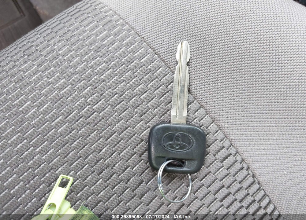 2004 TOYOTA RAV4 VIN: JTEGD20V440010591