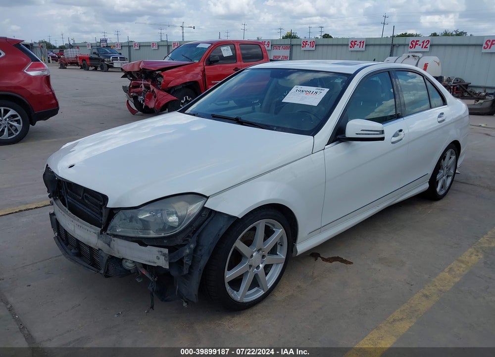2014 MERCEDES-BENZ C 250 LUXURY/SPORT VIN: WDDGF4HB1EA957948
